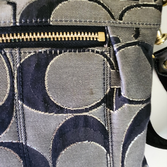 Coach Poppy Signature Hippie Bag - Picture 5 of 14